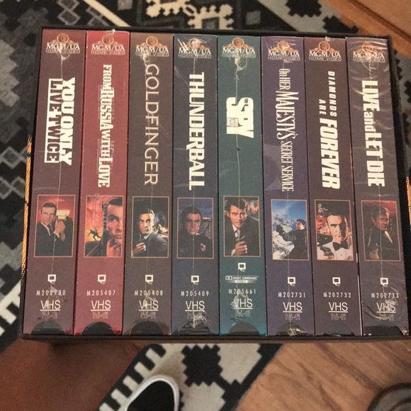 James Bond 007 - Picture 2 of 2